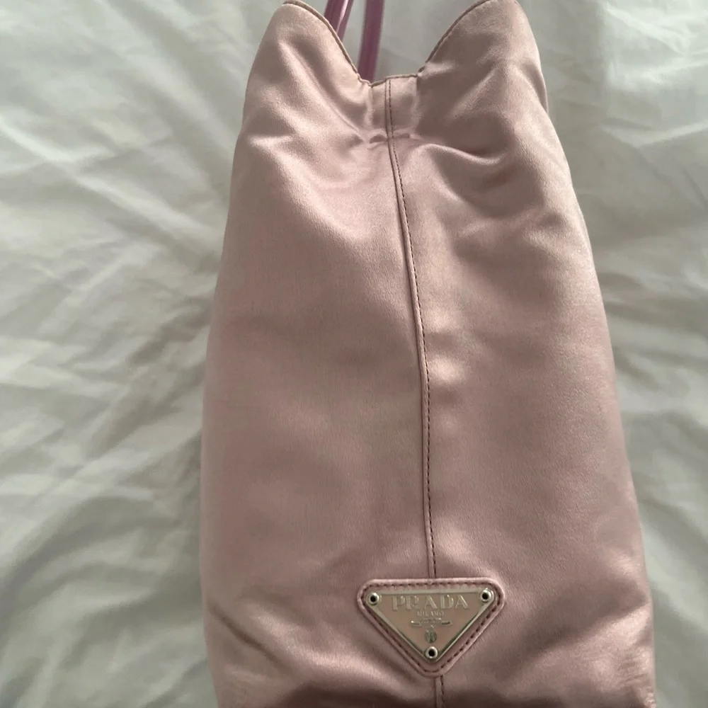 Prada silk handbag with acrylic handles (vintage) - Picture 4 of 15